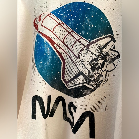 NWT Belk Cream NASA Graphic Women's Crewneck Sweater - Picture 3 of 9